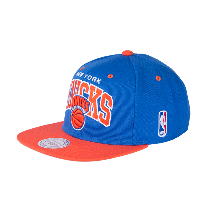 New York Knicks Mitchell & Ness 2 Tone Team Arch Snapback cappellino