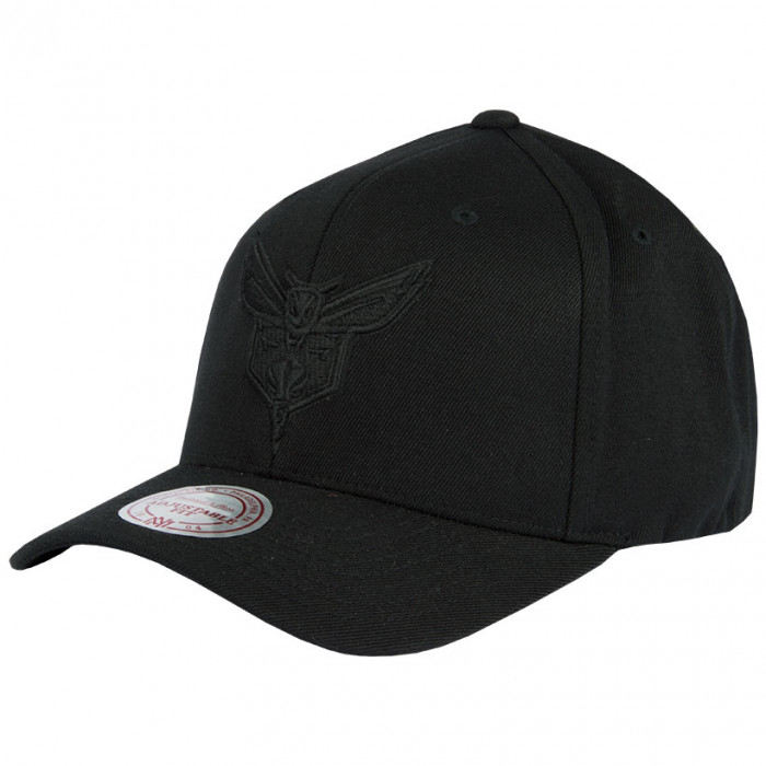 Charlotte Hornets Mitchell & Ness Black Flexfit 110 cappellino