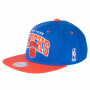 New York Knicks Mitchell & Ness 2 Tone Team Arch Snapback cappellino