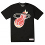 Miami Heat Mitchell & Ness Team Logo Tailored T-Shirt (Team Logo MIAHEA)