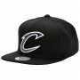Cleveland Cavaliers Mitchell & Ness Dark Hologram cappellino