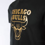 Chicago Bulls New Era Black 'N' Gold Graphic majica (11530771)
