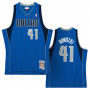 Dirk Nowitzki 41 Dallas Mavericks 2010-11 Mitchell and Ness Swingman dres